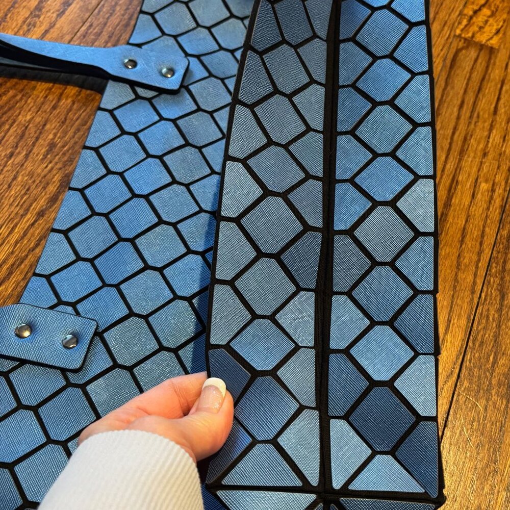 Emilio Pepe Geometric Tote - Picture 2 of 3